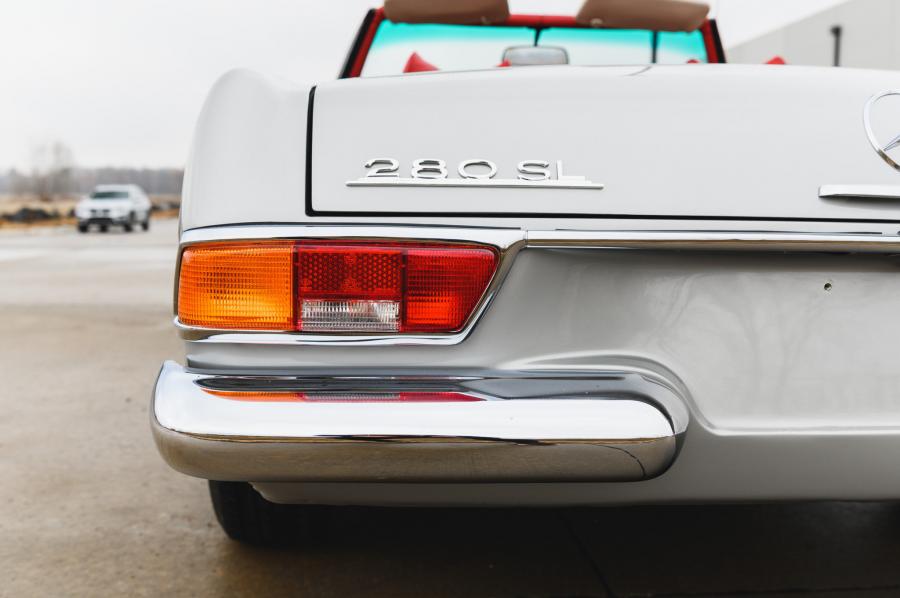 Детали экстерьера Mercedes-Benz 280 SL (W113) 1969 года  (EU) (фото 32 из 141)